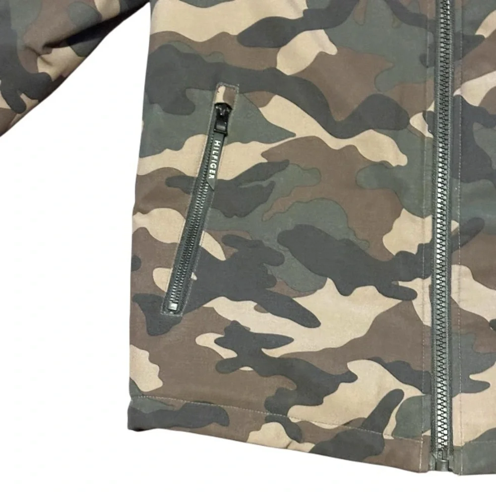 Tommy Hilfiger Men’s Sherpa Lined Softshell Hooded Camo Jacket Size M Medium